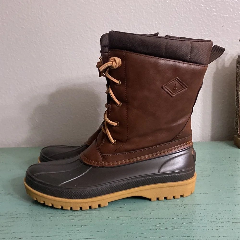 Men Sperry boots SZ 6